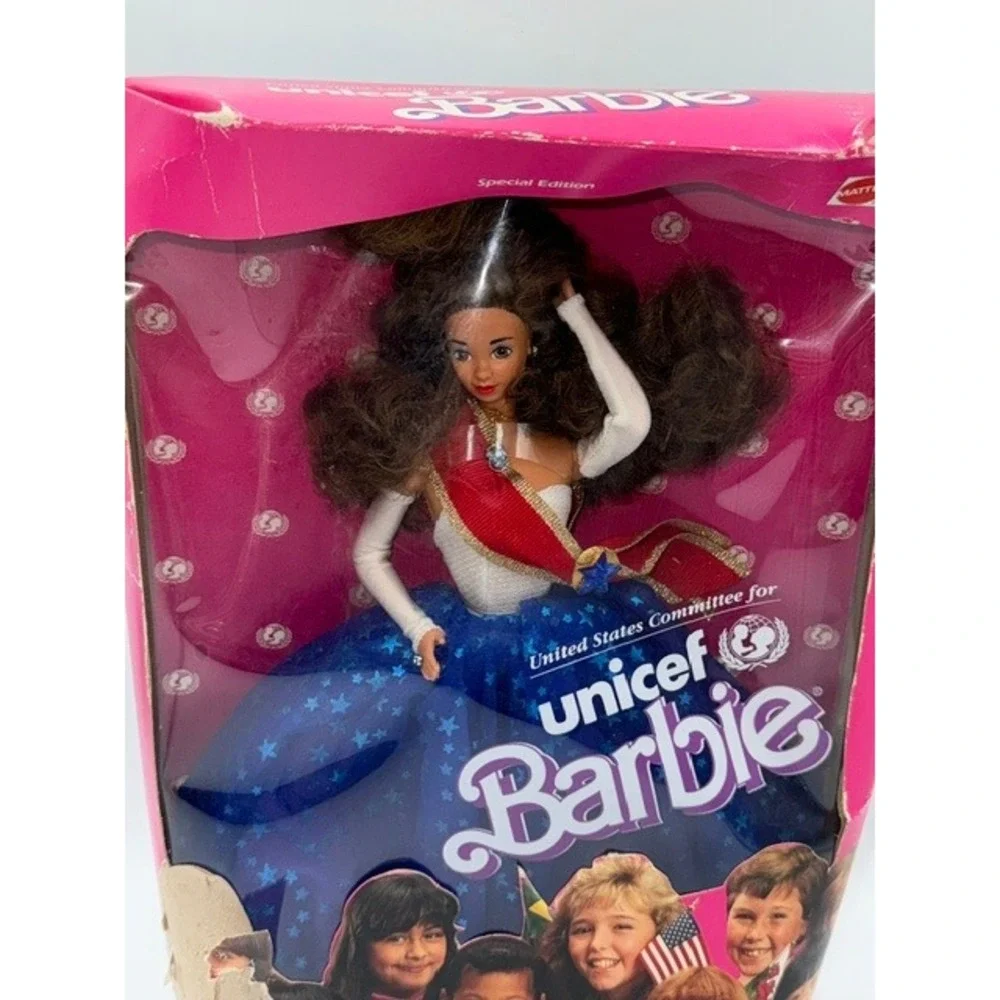 Vintage 1989 UNICEF Barbie Special Edition Mattel 4782 Brunette Starry Gown